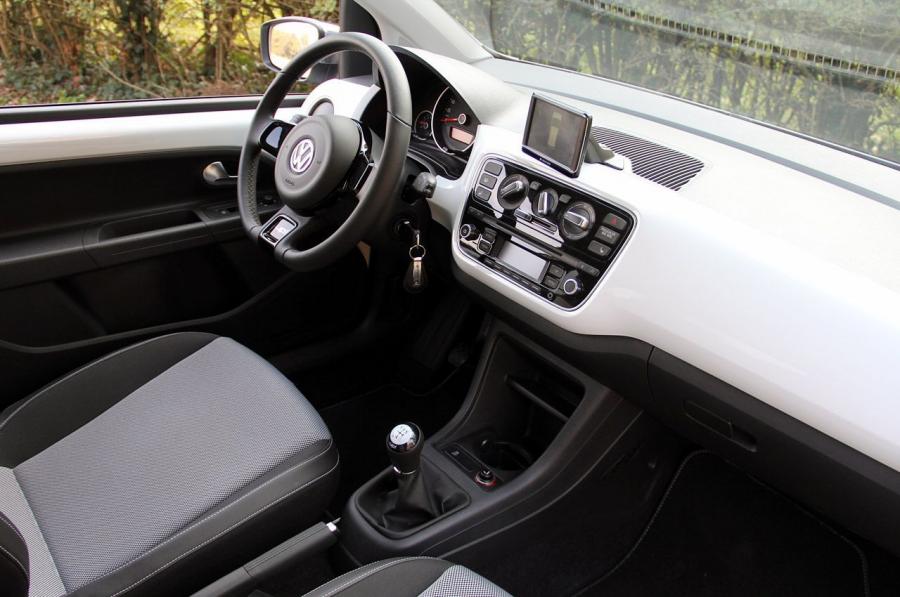  Volkswagen up! 2011 года  (фото 131 из 173)